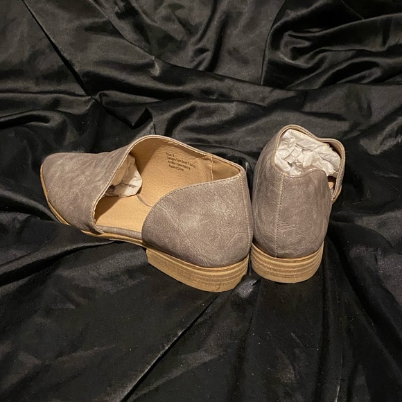 New no box size 8 half boot side cut flats - Picture 6 of 6